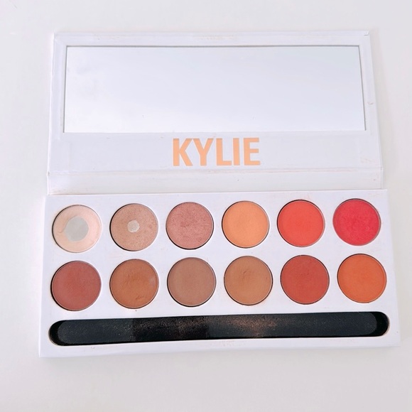 KYLIE Makeup Eyeshadow Palette - Picture 2 of 2